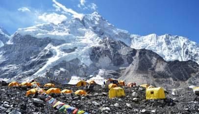 नेपाली सेनाले चारवटा हिमाल सफा गर्दै